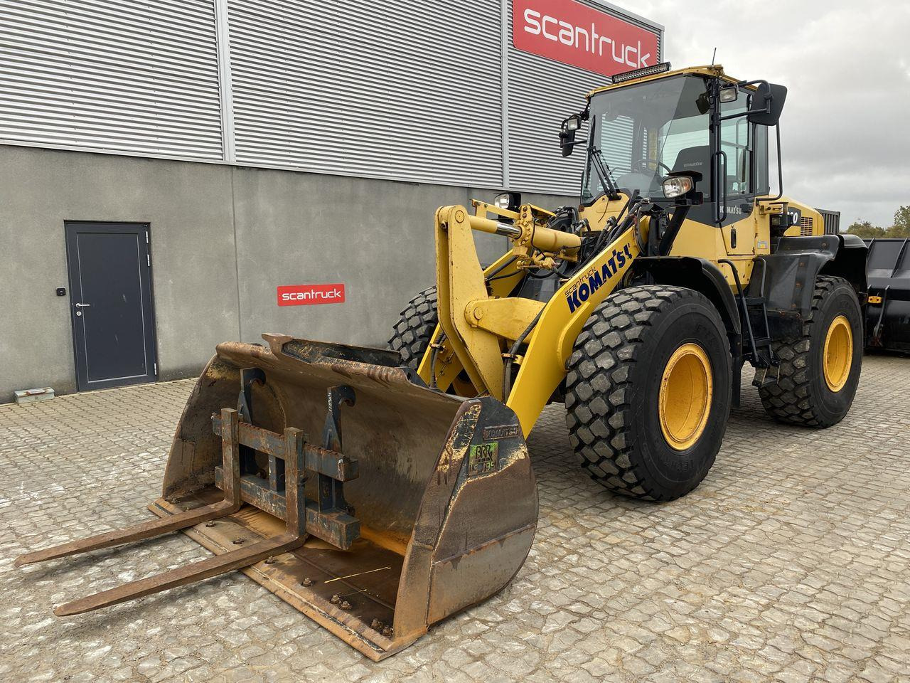 Komatsu WA200-7 - Wheel loader: picture 1 Komatsu WA200-7 - Wheel loader: picture 1