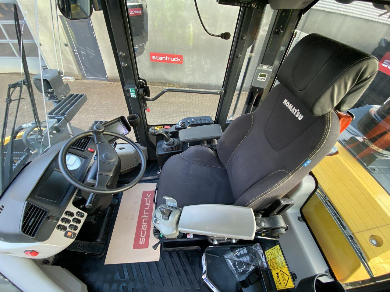 Komatsu WA320-8EO - Wheel loader: picture 3 Komatsu WA320-8EO - Wheel loader: picture 3