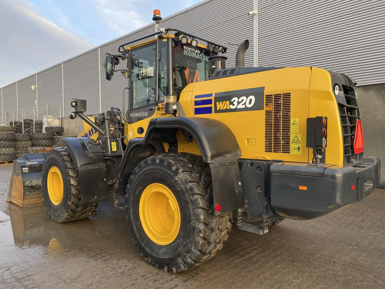 Komatsu WA320-8EO - Wheel loader: picture 2 Komatsu WA320-8EO - Wheel loader: picture 2