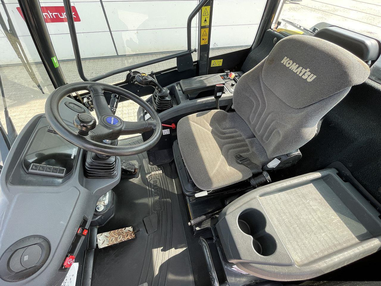 Komatsu WA70M-8EO - Compact loader: picture 3 Komatsu WA70M-8EO - Compact loader: picture 3