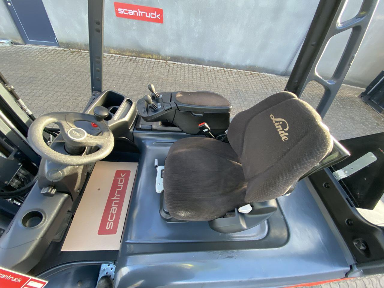 Linde E50 - Electric forklift: picture 3 Linde E50 - Electric forklift: picture 3