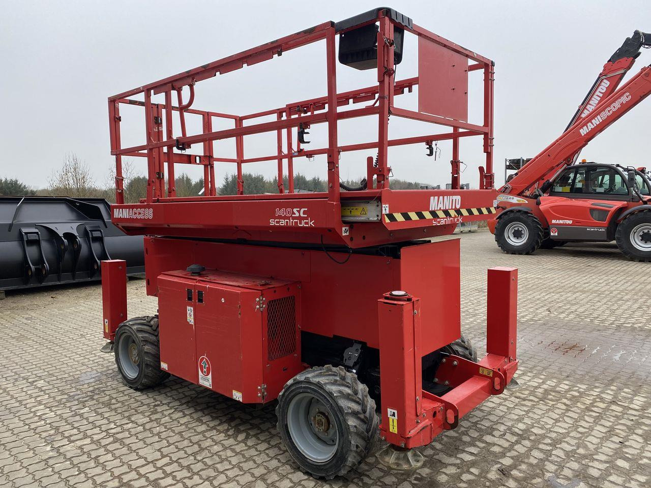 Manitou 140SC - Scissor lift: picture 5 Manitou 140SC - Scissor lift: picture 5