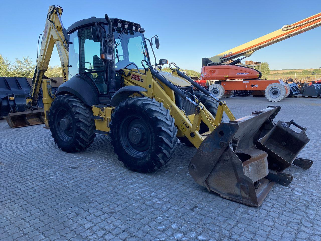 New Holland LB115 - Backhoe loader: picture 5 New Holland LB115 - Backhoe loader: picture 5