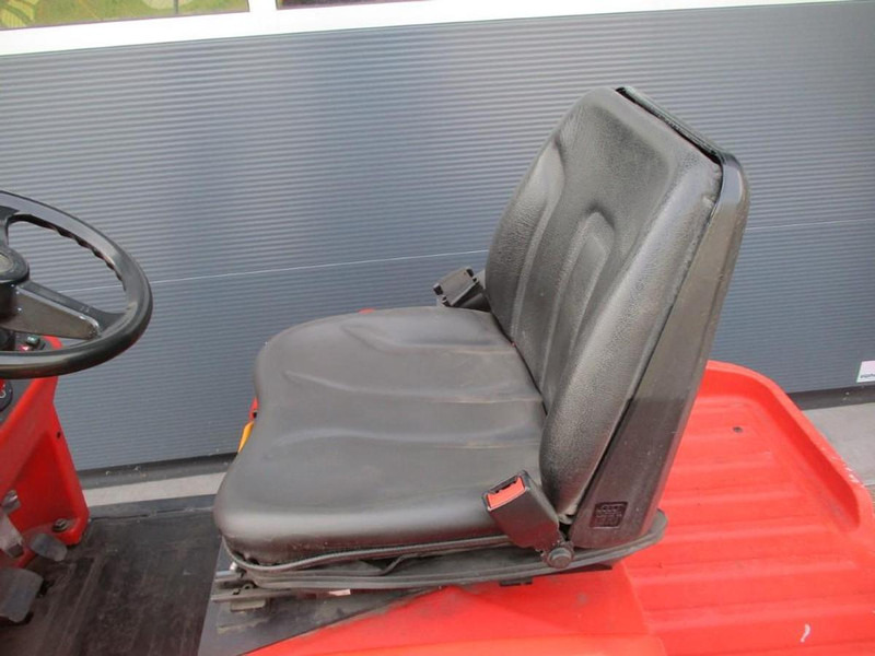 Tow tractor Linde P 60: picture 6