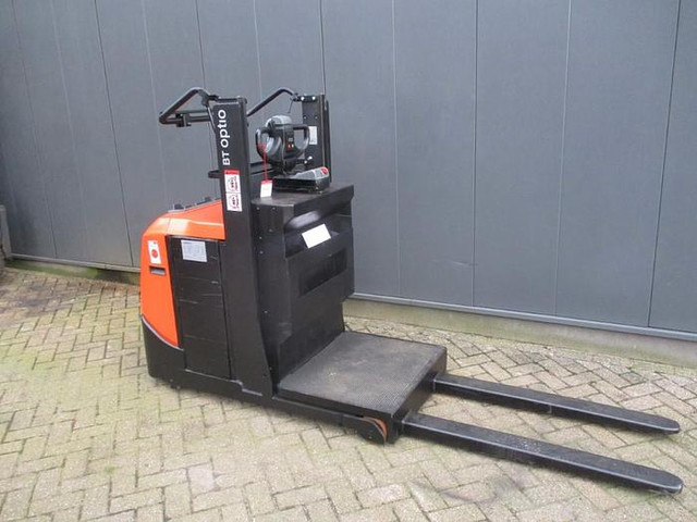 Toyota OSE 100W - Order picker: picture 2 Toyota OSE 100W - Order picker: picture 2