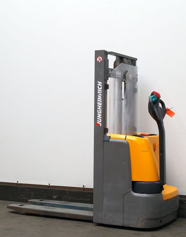 Jungheinrich EJC110 - Stacker: picture 2 Jungheinrich EJC110 - Stacker: picture 2
