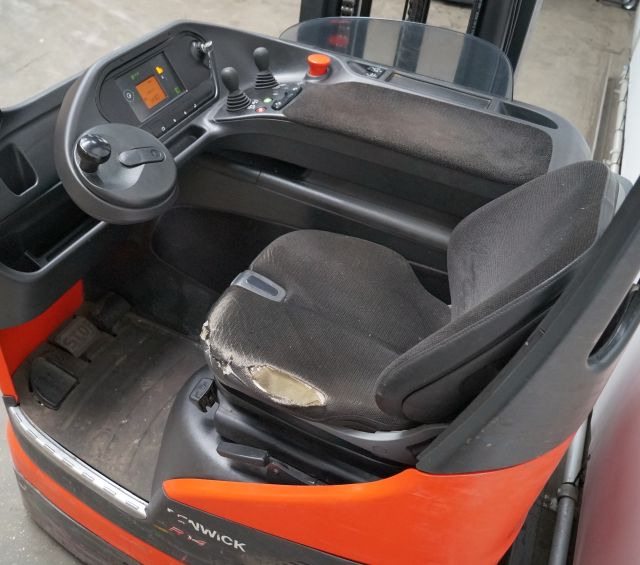Linde R14HD-01 - Reach truck: picture 3 Linde R14HD-01 - Reach truck: picture 3