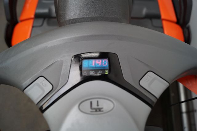 Toyota SPE200D - Stacker: picture 4 Toyota SPE200D - Stacker: picture 4