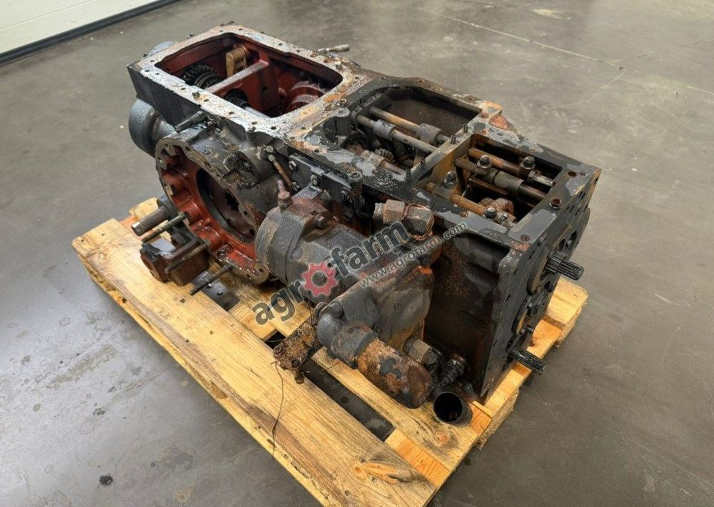 Skrzynia biegów, most tylny Landini 6.130 C - Gearbox: picture 2 Skrzynia biegów, most tylny Landini 6.130 C - Gearbox: picture 2