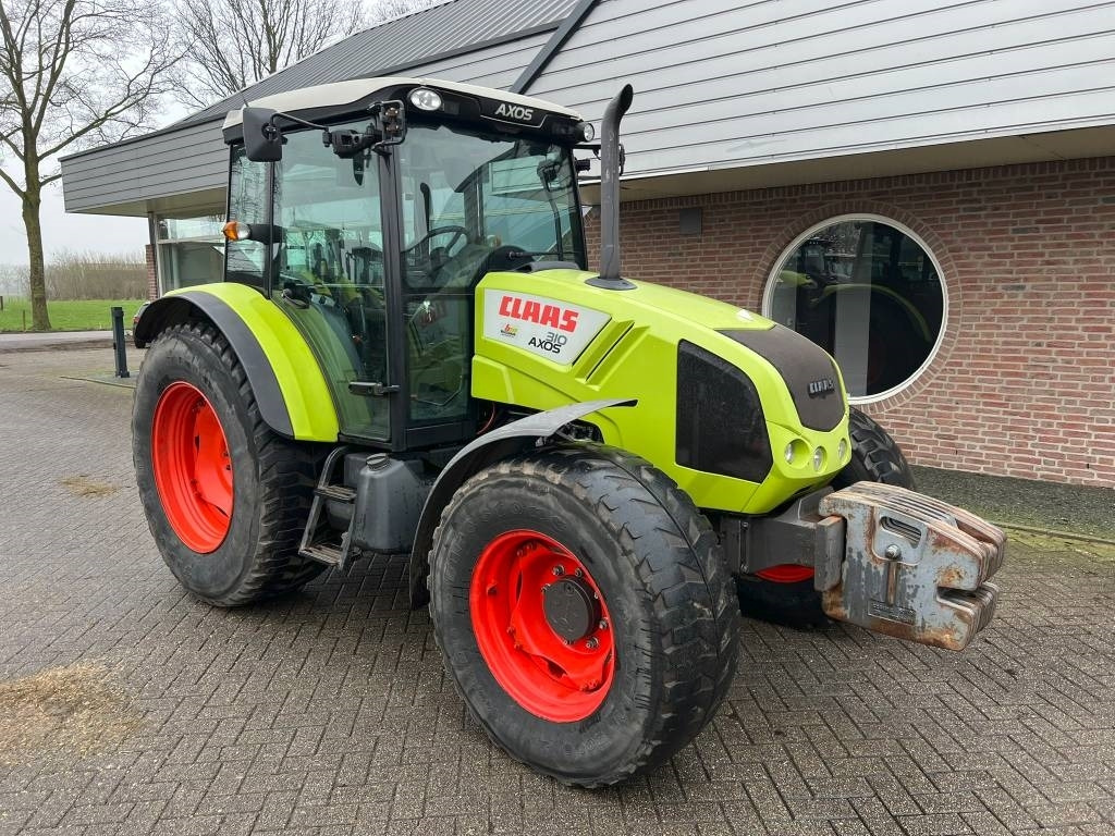 Farm tractor Claas Axos 310: picture 7