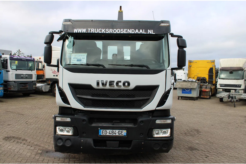 Iveco Stralis 460 + 6X2 + 20T - Hook lift truck: picture 2 Iveco Stralis 460 + 6X2 + 20T - Hook lift truck: picture 2