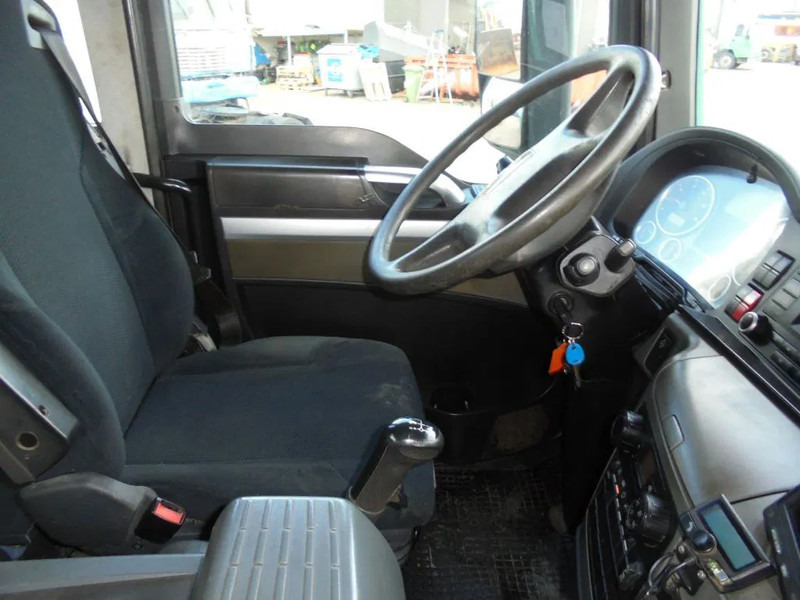 MAN TGS 26.440 Euro 5 + Manual + Hiab 288 E-5 Crane +JIB 4 + 6X4+REMOTE - Crane truck: picture 4 MAN TGS 26.440 Euro 5 + Manual + Hiab 288 E-5 Crane +JIB 4 + 6X4+REMOTE - Crane truck: picture 4