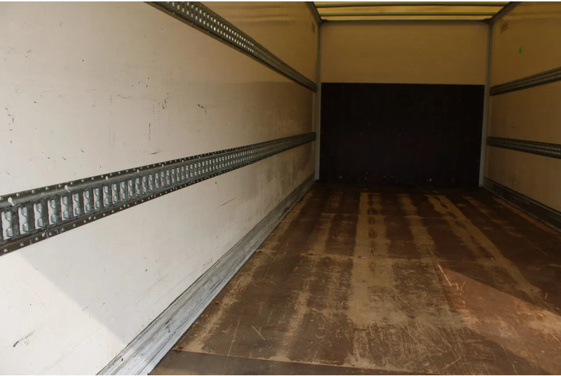Mercedes-Benz Atego 1323 + EURO 6 + LIFT - Box truck: picture 5 Mercedes-Benz Atego 1323 + EURO 6 + LIFT - Box truck: picture 5