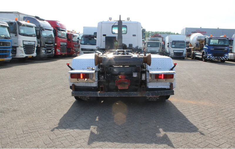 Scania P124-360 + HOOK + 6X2 + MANUAL + EURO 2 - Hook lift truck: picture 4 Scania P124-360 + HOOK + 6X2 + MANUAL + EURO 2 - Hook lift truck: picture 4
