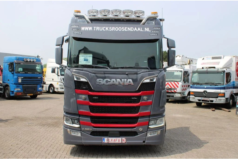 Scania R520 V8 + 6X4 + FULL OPTION + EURO 6 + PTO+120 TONS - Tractor unit: picture 2 Scania R520 V8 + 6X4 + FULL OPTION + EURO 6 + PTO+120 TONS - Tractor unit: picture 2
