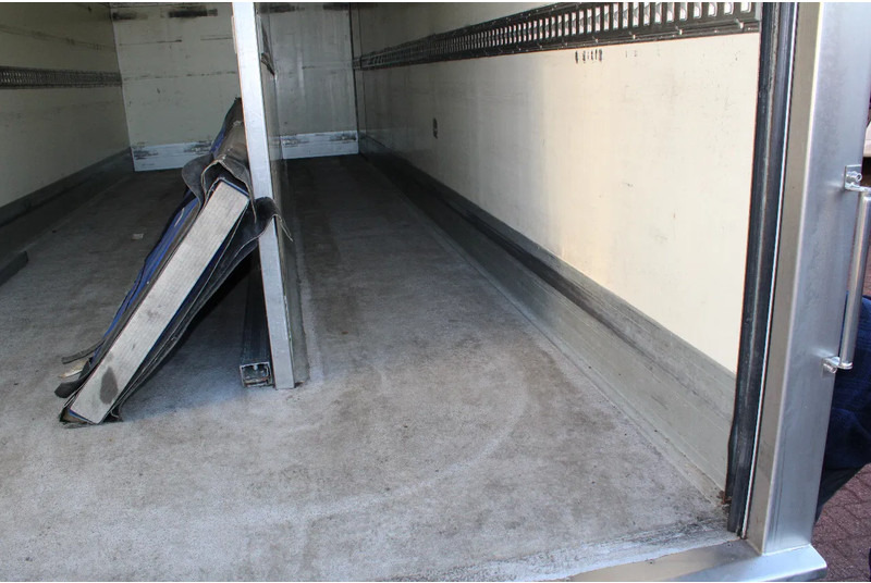 Refrigerator truck Volvo FL 16.240 + EURO 5 + 16T: picture 18