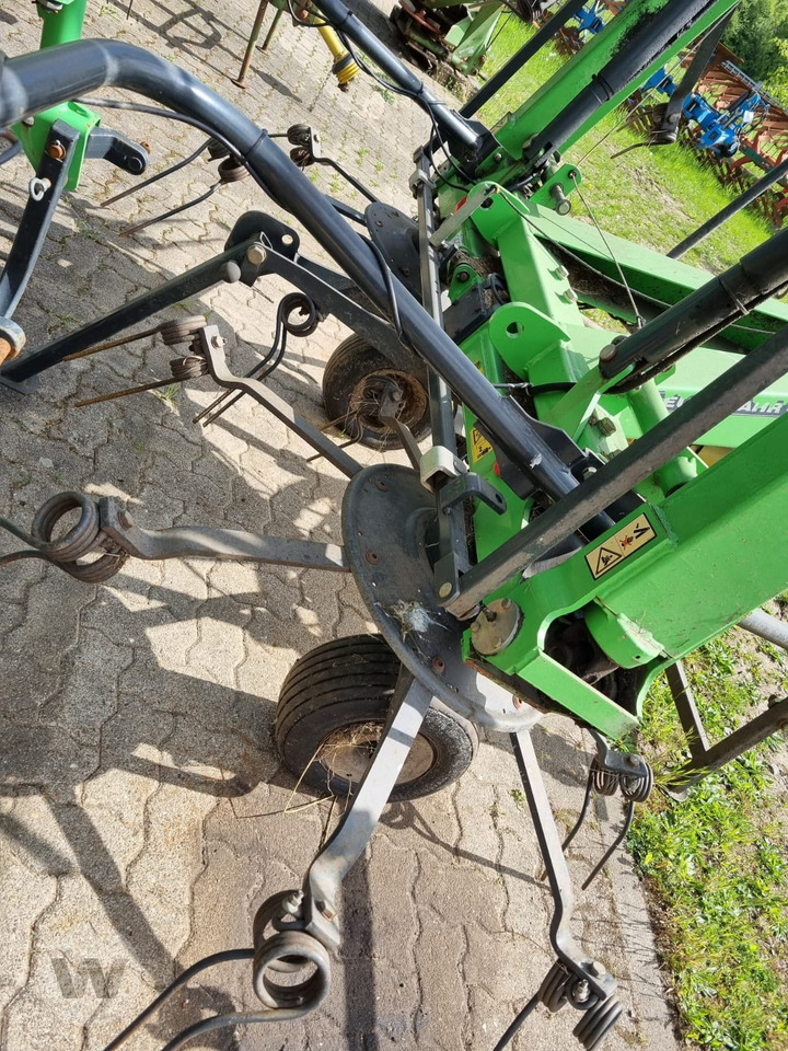 Deutz-Fahr Condimaster 7621 - Tedder/ Rake: picture 4 Deutz-Fahr Condimaster 7621 - Tedder/ Rake: picture 4