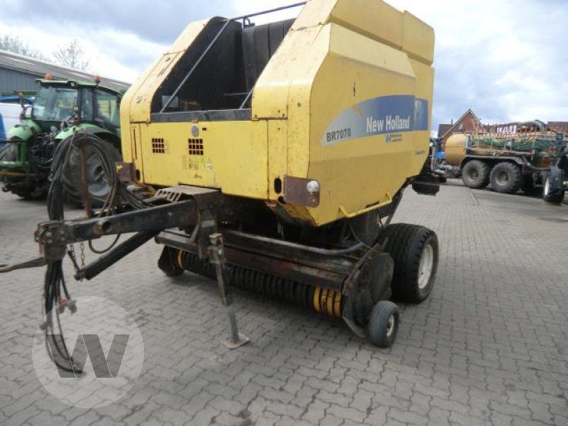 New Holland BR 7070 CC - Round baler: picture 1 New Holland BR 7070 CC - Round baler: picture 1