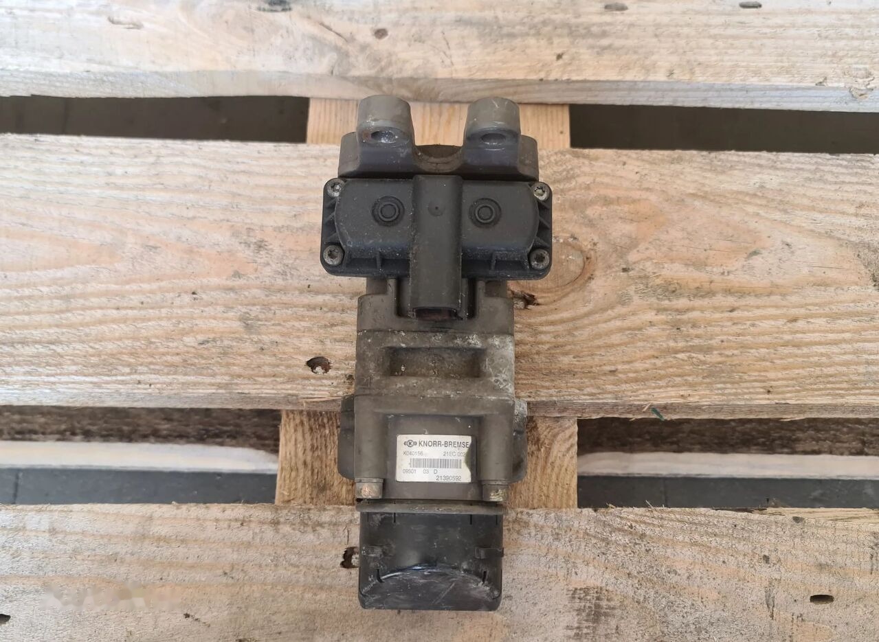 Knorr-Bremse 21390592 Renault PREMIUM truck - Brake valve for Truck: picture 1 Knorr-Bremse 21390592 Renault PREMIUM truck - Brake valve for Truck: picture 1
