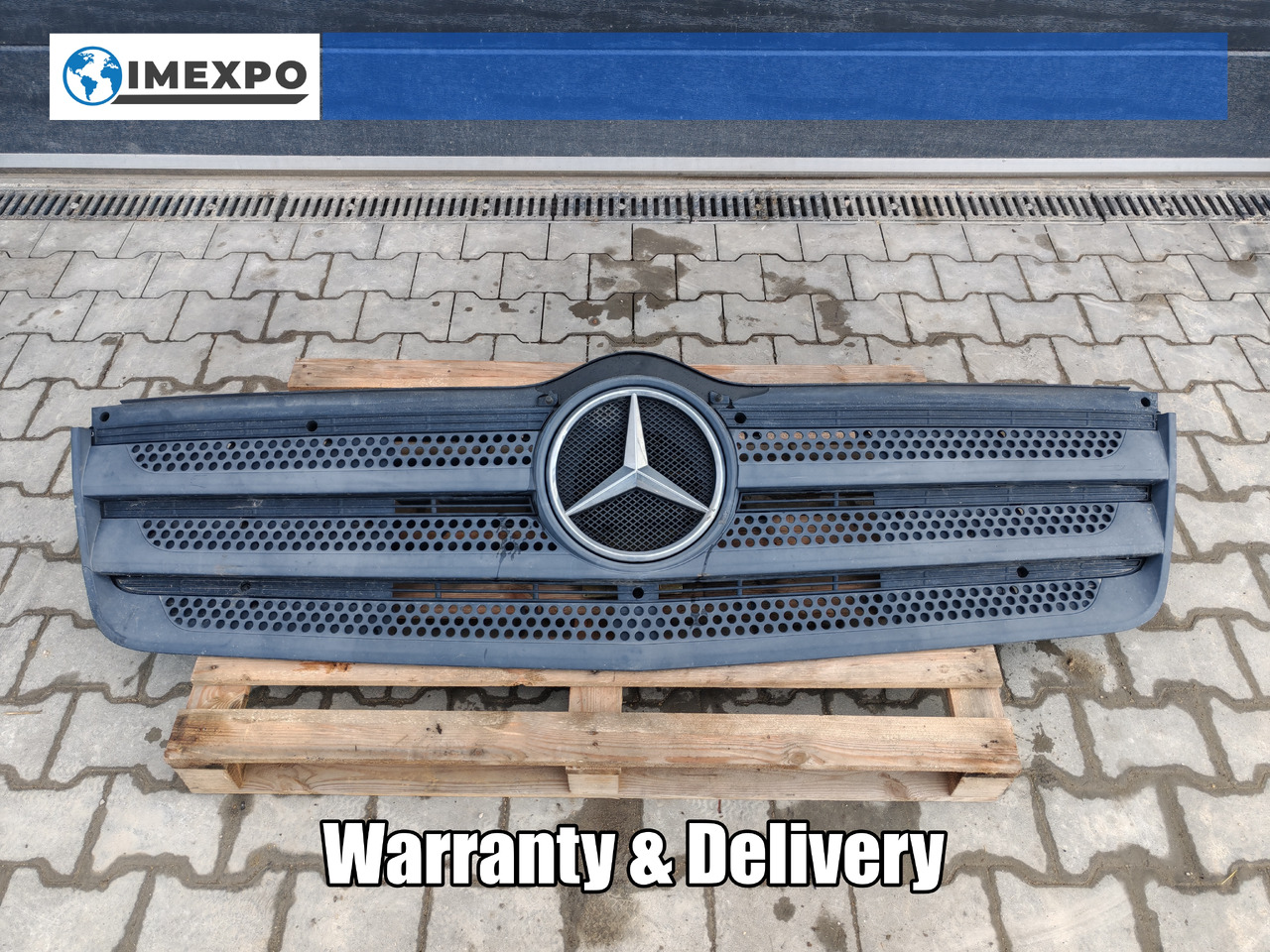 MERCEDES-BENZ ATEGO MP4 EURO 6 / FRONT GRILL - Grill: picture 1 MERCEDES-BENZ ATEGO MP4 EURO 6 / FRONT GRILL - Grill: picture 1