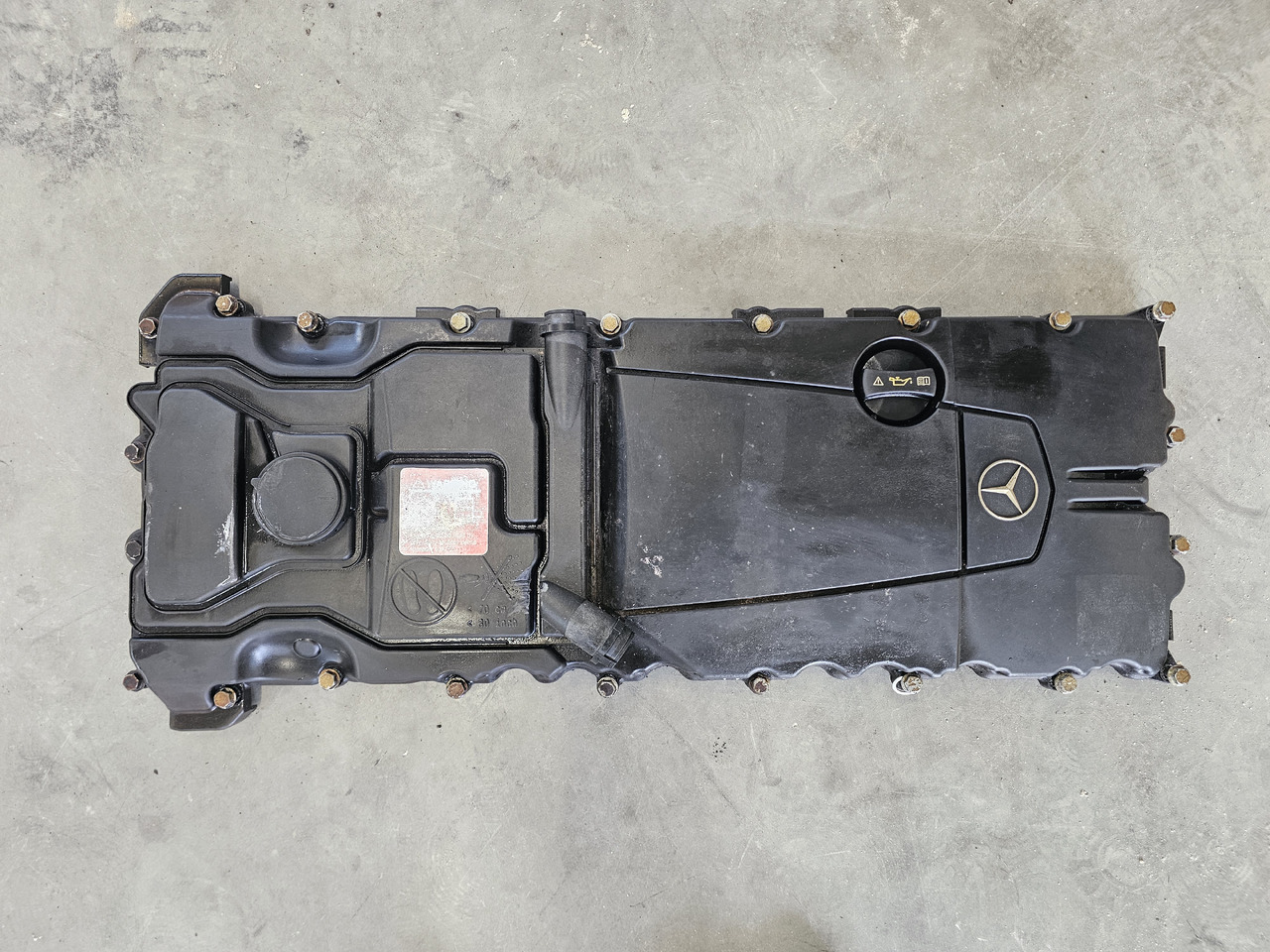 MERCEDES-BENZ ATEGO MP4 EURO 6 / OM936 / ENGINE COVER / A9360100930 - Engine and parts: picture 2 MERCEDES-BENZ ATEGO MP4 EURO 6 / OM936 / ENGINE COVER / A9360100930 - Engine and parts: picture 2