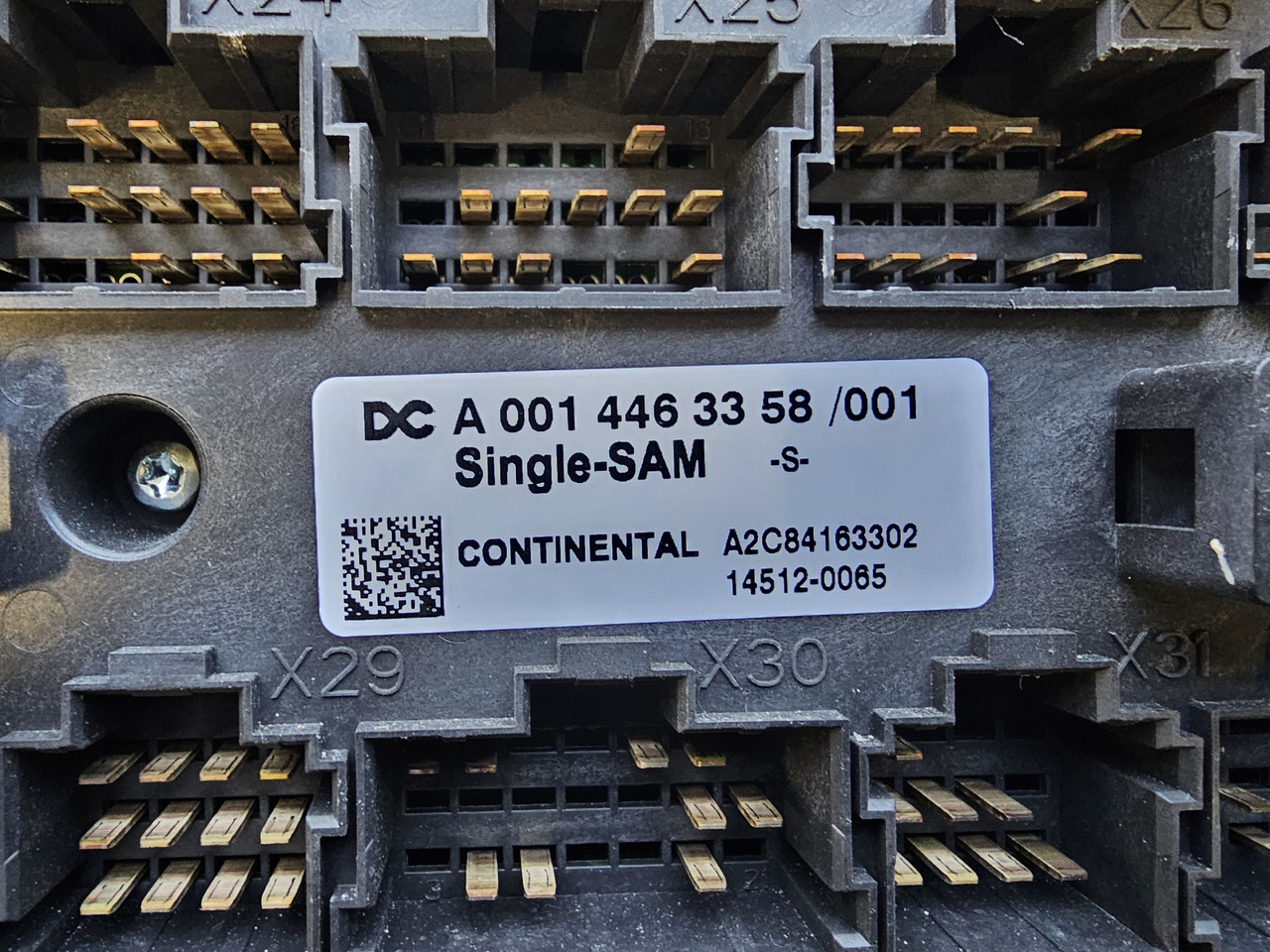 MERCEDES-BENZ ATEGO MP4 EURO 6 / SINGLE-SAM FUSE BLOCK / A0014463358 - ECU: picture 4 MERCEDES-BENZ ATEGO MP4 EURO 6 / SINGLE-SAM FUSE BLOCK / A0014463358 - ECU: picture 4