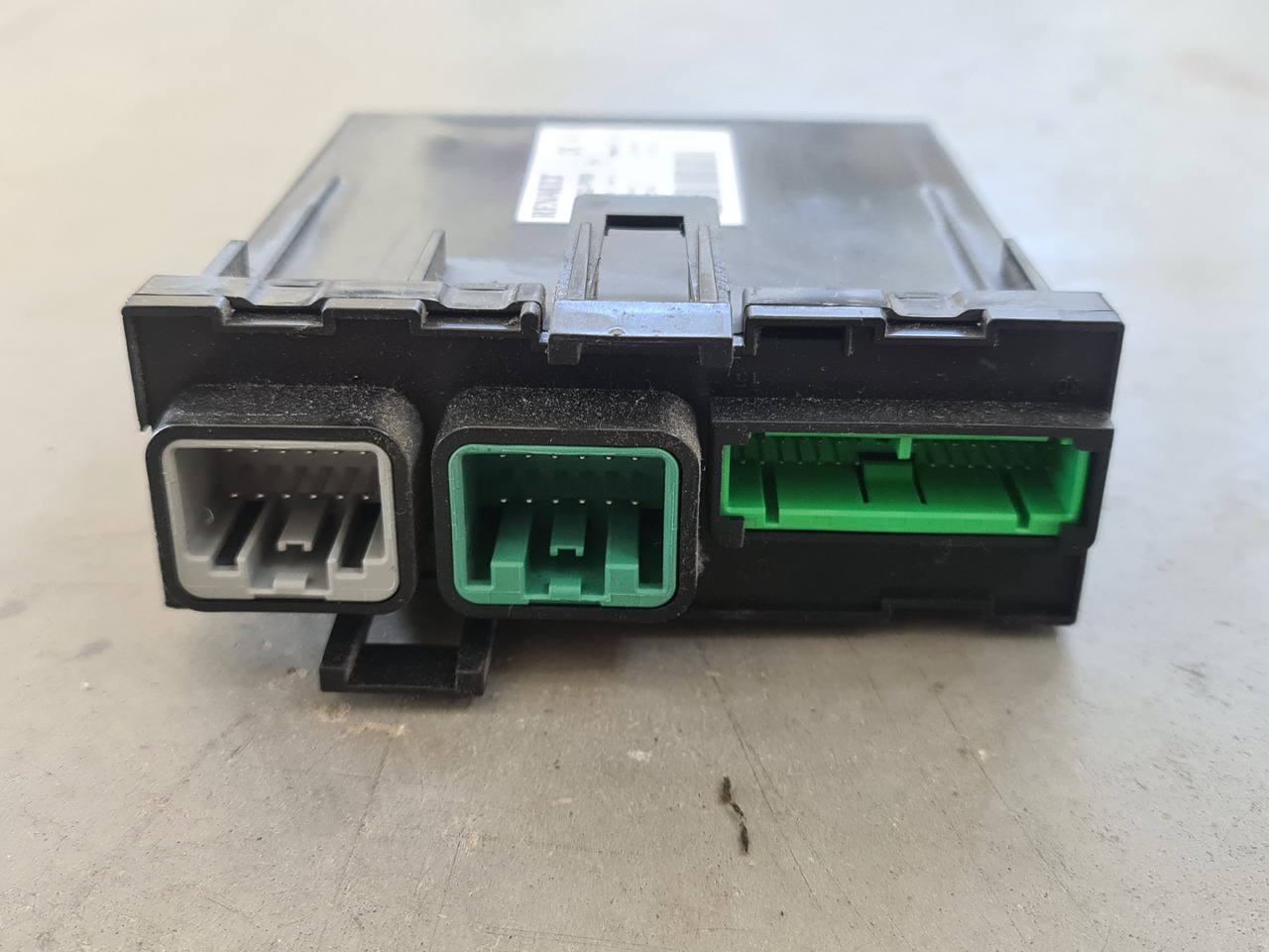 RENAULT RANGE T / CIOM HI CONTROL UNIT / 21930662-P08 - ECU: picture 2 RENAULT RANGE T / CIOM HI CONTROL UNIT / 21930662-P08 - ECU: picture 2