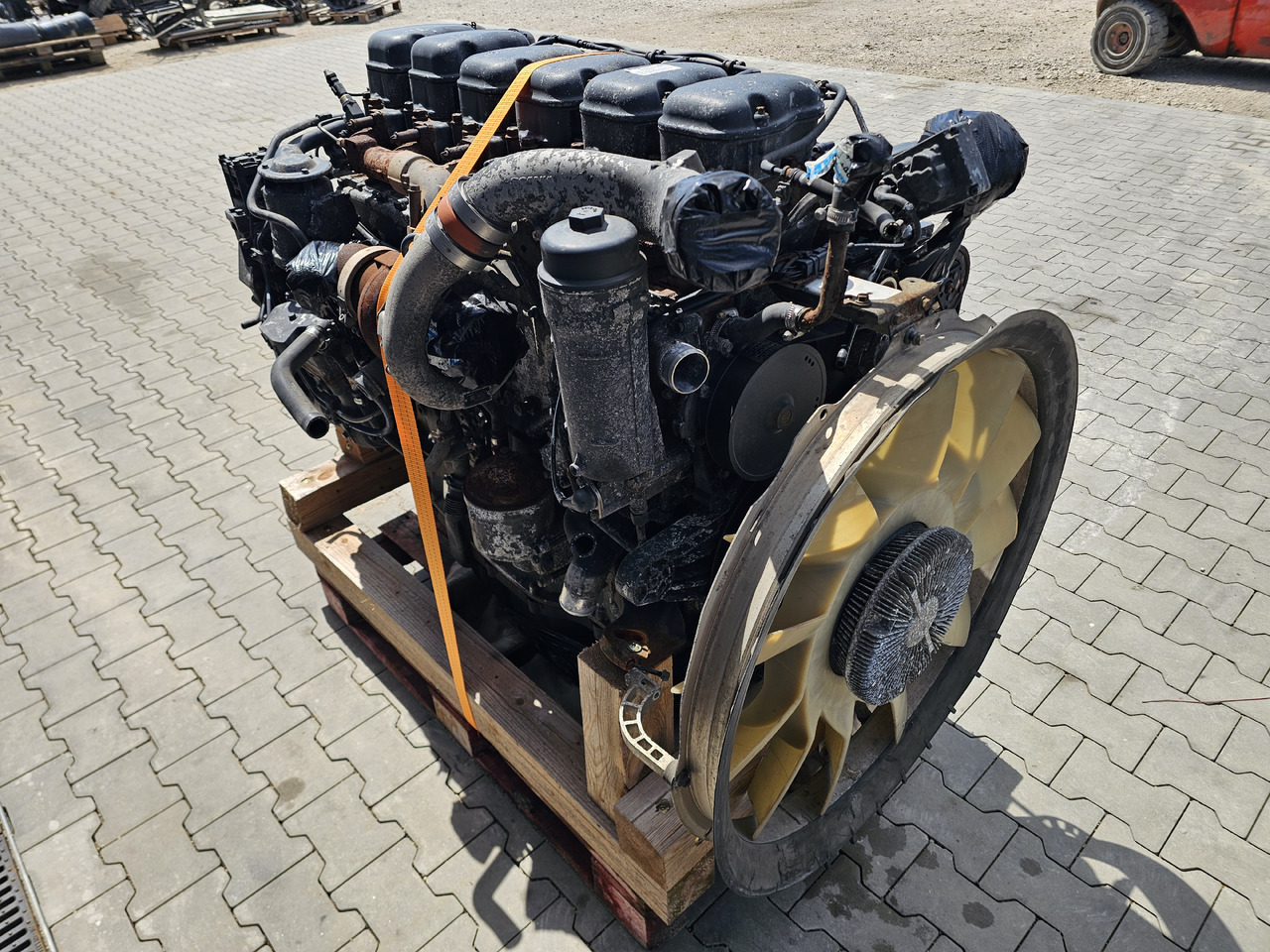 SCANIA R450 / DC13 147 / EURO 6 / COMPLETE ENGINE - Engine: picture 4 SCANIA R450 / DC13 147 / EURO 6 / COMPLETE ENGINE - Engine: picture 4