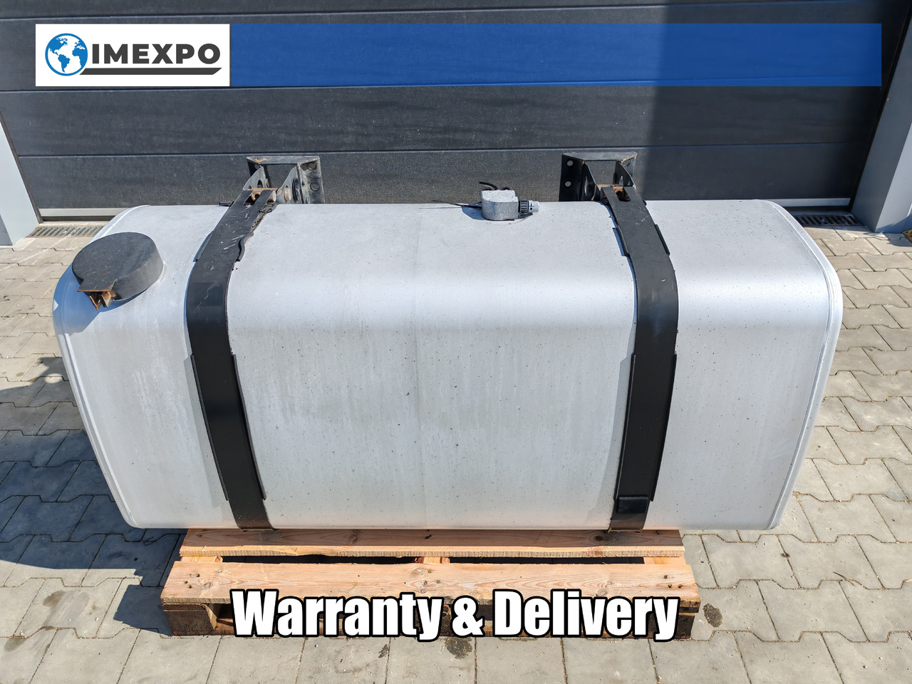 VOLVO RENAULT / ALU FUEL TANK / 153x69x71 / 610L / 21516454 - Fuel tank: picture 1 VOLVO RENAULT / ALU FUEL TANK / 153x69x71 / 610L / 21516454 - Fuel tank: picture 1