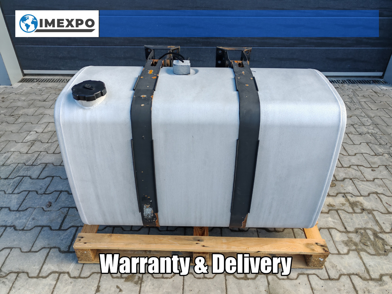 VOLVO RENAULT - Fuel tank: picture 1 VOLVO RENAULT - Fuel tank: picture 1