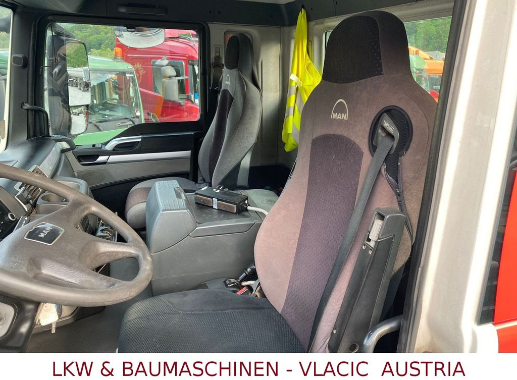 MAN TGS 33.440 (6x4) EEV Abrollkipper - Hook lift truck: picture 4 MAN TGS 33.440 (6x4) EEV Abrollkipper - Hook lift truck: picture 4