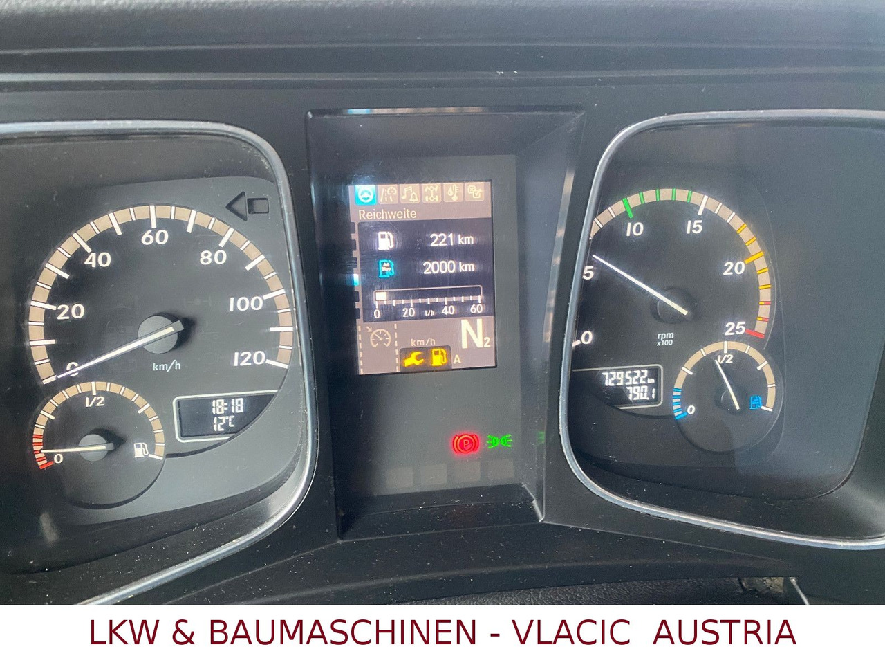 Mercedes-Benz 2563 - Hook lift truck: picture 3 Mercedes-Benz 2563 - Hook lift truck: picture 3