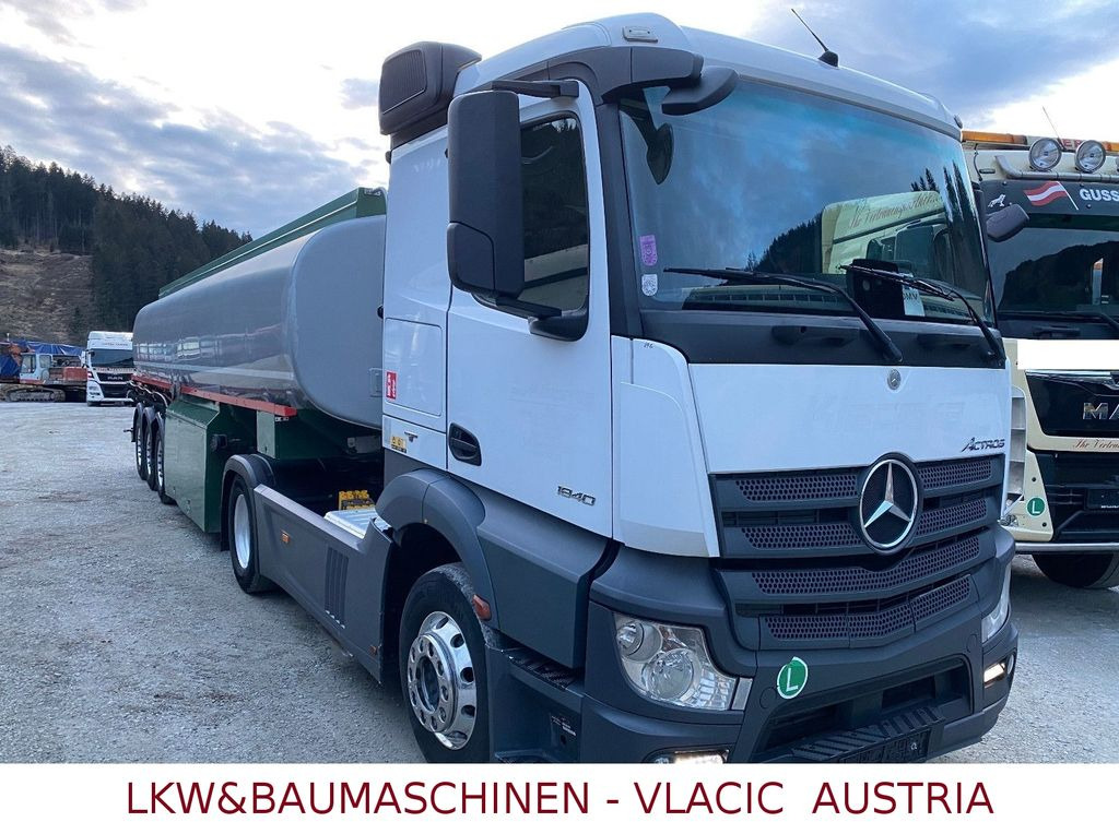 Mercedes-Benz Actros 1840 ADR ( 30 Stk ). 16 -18 Baujahr ) Mercedes-Benz Actros 1840 ADR ( 23 Stk ). 16 -18 Baujahr ) - Tractor unit: picture 3 Mercedes-Benz Actros 1840 ADR ( 30 Stk ). 16 -18 Baujahr ) Mercedes-Benz Actros 1840 ADR ( 23 Stk ). 16 -18 Baujahr ) - Tractor unit: picture 3