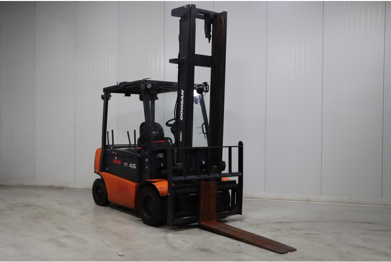 Doosan B45X-5 - Electric forklift: picture 1 Doosan B45X-5 - Electric forklift: picture 1