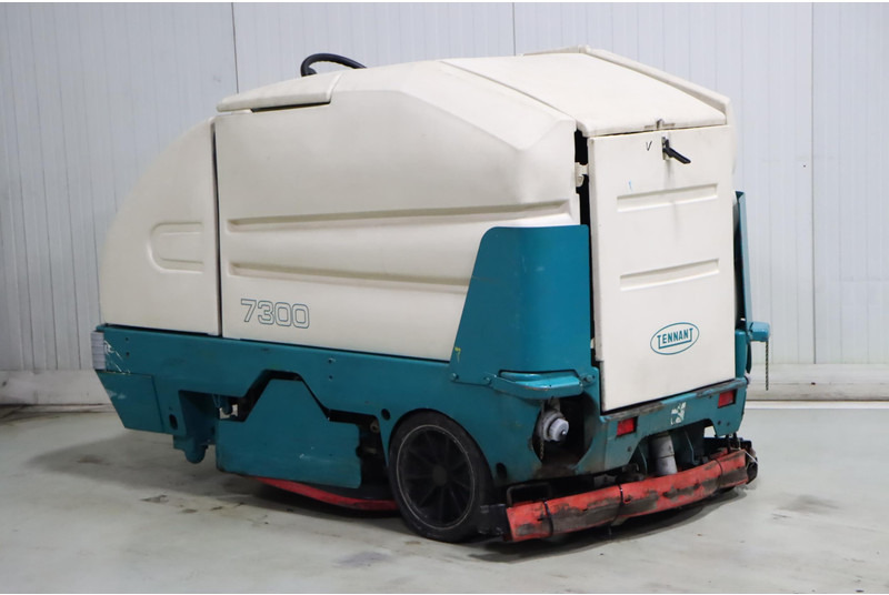 TENNANT 7300E - Road sweeper: picture 4 TENNANT 7300E - Road sweeper: picture 4