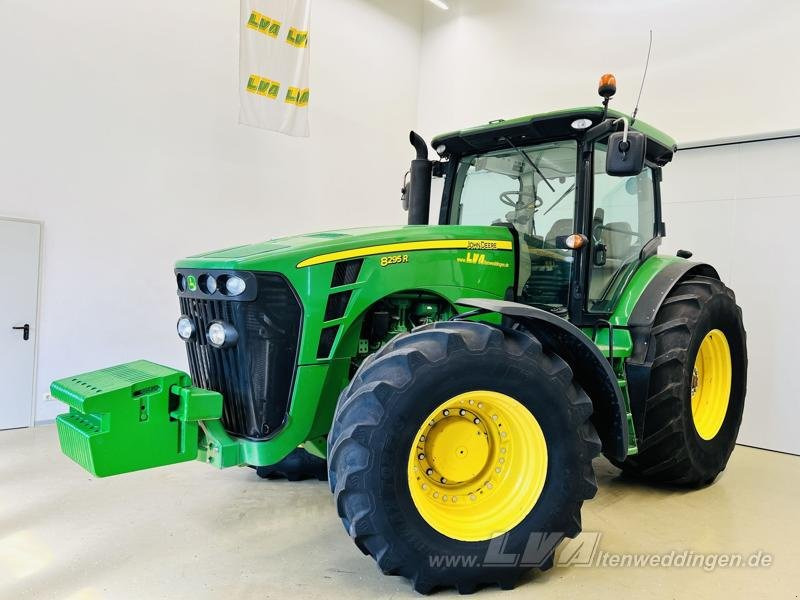John Deere 8295R - Farm tractor: picture 1 John Deere 8295R - Farm tractor: picture 1