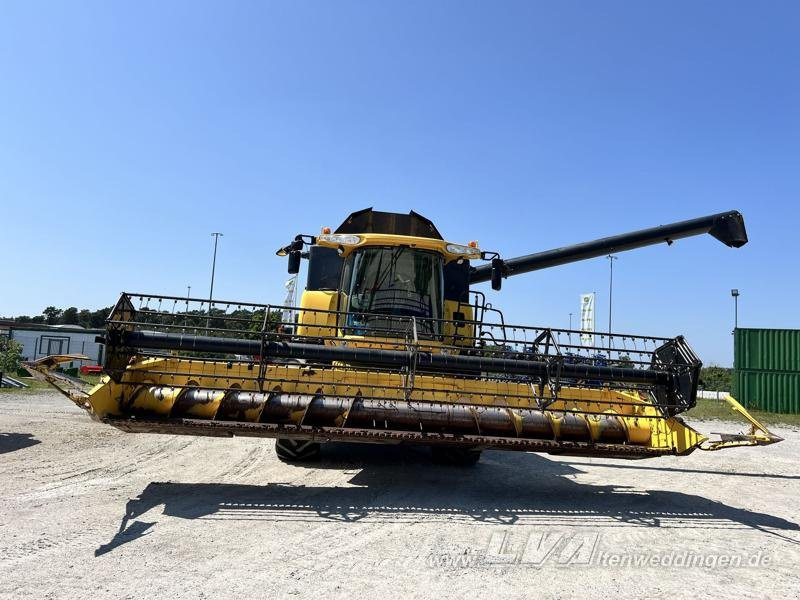 New Holland CX8080 4wd - Combine harvester: picture 2 New Holland CX8080 4wd - Combine harvester: picture 2