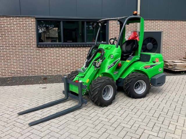 AVANT 635i TDL+ - Compact loader: picture 1 AVANT 635i TDL+ - Compact loader: picture 1