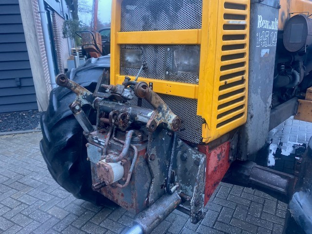 RENAULT 145.14 - Farm tractor: picture 4 RENAULT 145.14 - Farm tractor: picture 4