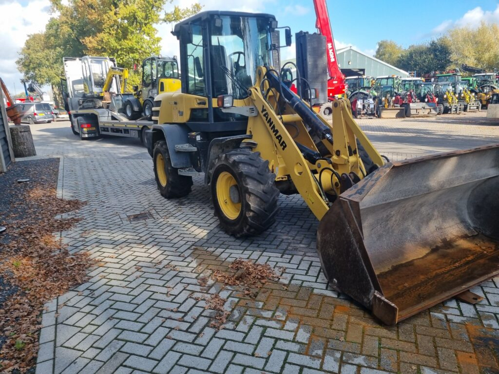YANMAR V120 - Wheel loader: picture 4 YANMAR V120 - Wheel loader: picture 4
