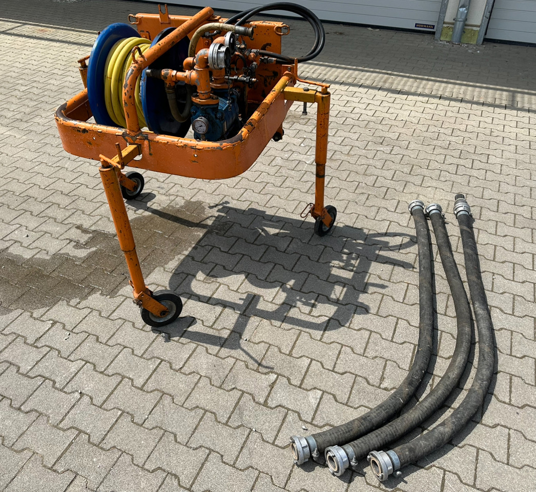 Unimog Frontanbauwasserpumpe Deu. hyd. - Water pump: picture 1 Unimog Frontanbauwasserpumpe Deu. hyd. - Water pump: picture 1