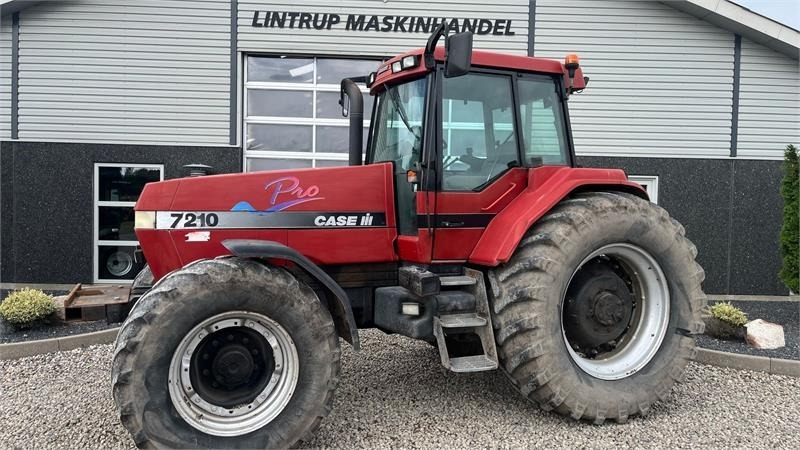 Farm tractor Case IH Magnum 7210 PRO PRO model, og en ejers traktor fra: picture 1