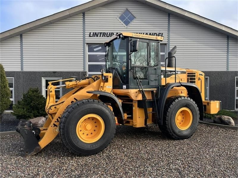 Hyundai 757-9A Med hurtigskifte og centralsmørring. Lock-u - Wheel loader: picture 1 Hyundai 757-9A Med hurtigskifte og centralsmørring. Lock-u - Wheel loader: picture 1