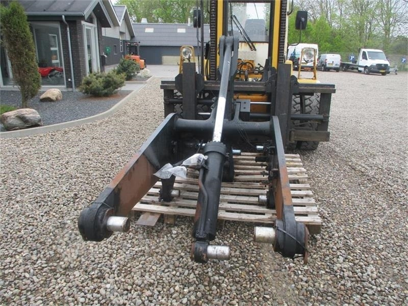 Hyundai HL955 A XT lang arm - Boom for Wheel loader: picture 4 Hyundai HL955 A XT lang arm - Boom for Wheel loader: picture 4
