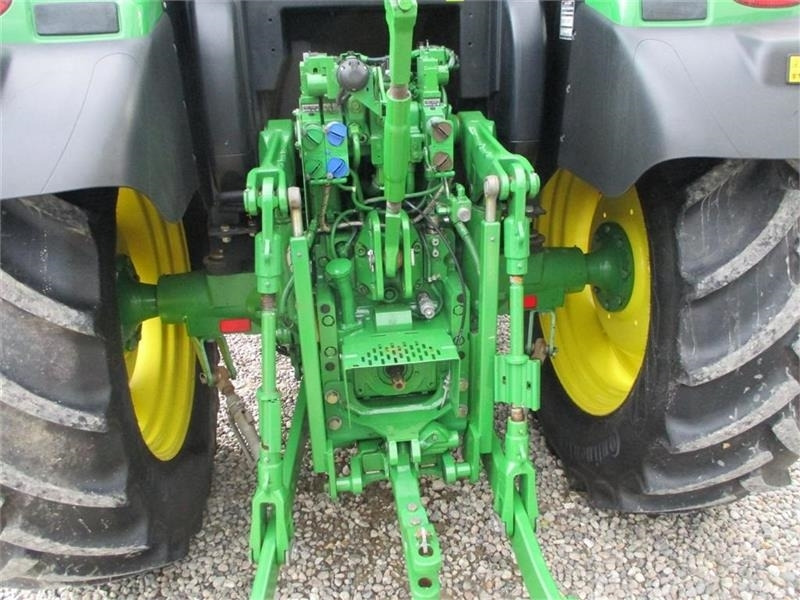 John Deere 6125R AutoPower med frontlæsser - Farm tractor: picture 4 John Deere 6125R AutoPower med frontlæsser - Farm tractor: picture 4