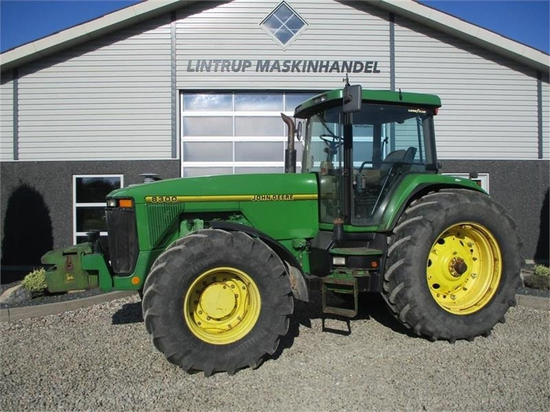 John Deere 8300 Pæn regulær traktor med rigtig gode dæk på. - Farm tractor: picture 1 John Deere 8300 Pæn regulær traktor med rigtig gode dæk på. - Farm tractor: picture 1