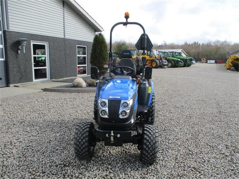 Solis 26 HST Garden Pro Dæk - Farm tractor: picture 4 Solis 26 HST Garden Pro Dæk - Farm tractor: picture 4