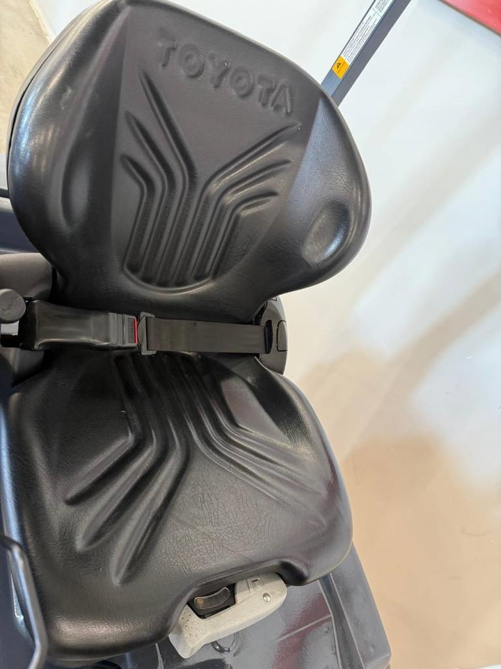 Toyota 10971 - 8FBM16T - Electric forklift: picture 5 Toyota 10971 - 8FBM16T - Electric forklift: picture 5