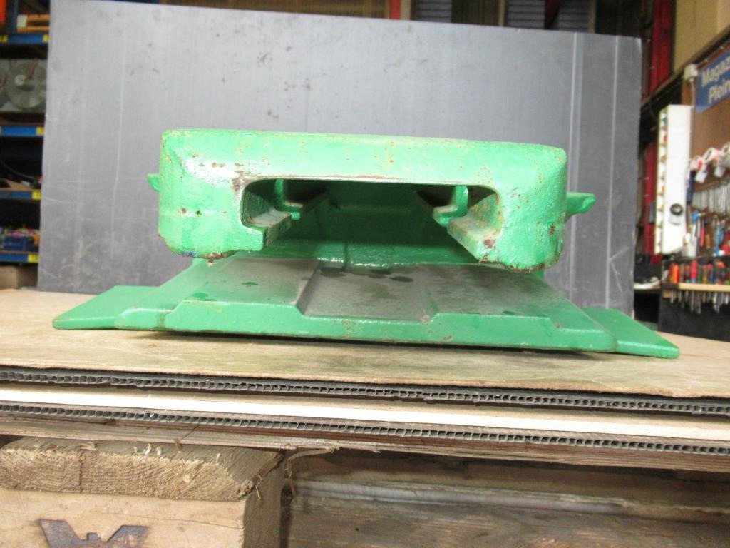 Esco TAC70x415-1 - - Attachment for Construction machinery: picture 2 Esco TAC70x415-1 - - Attachment for Construction machinery: picture 2