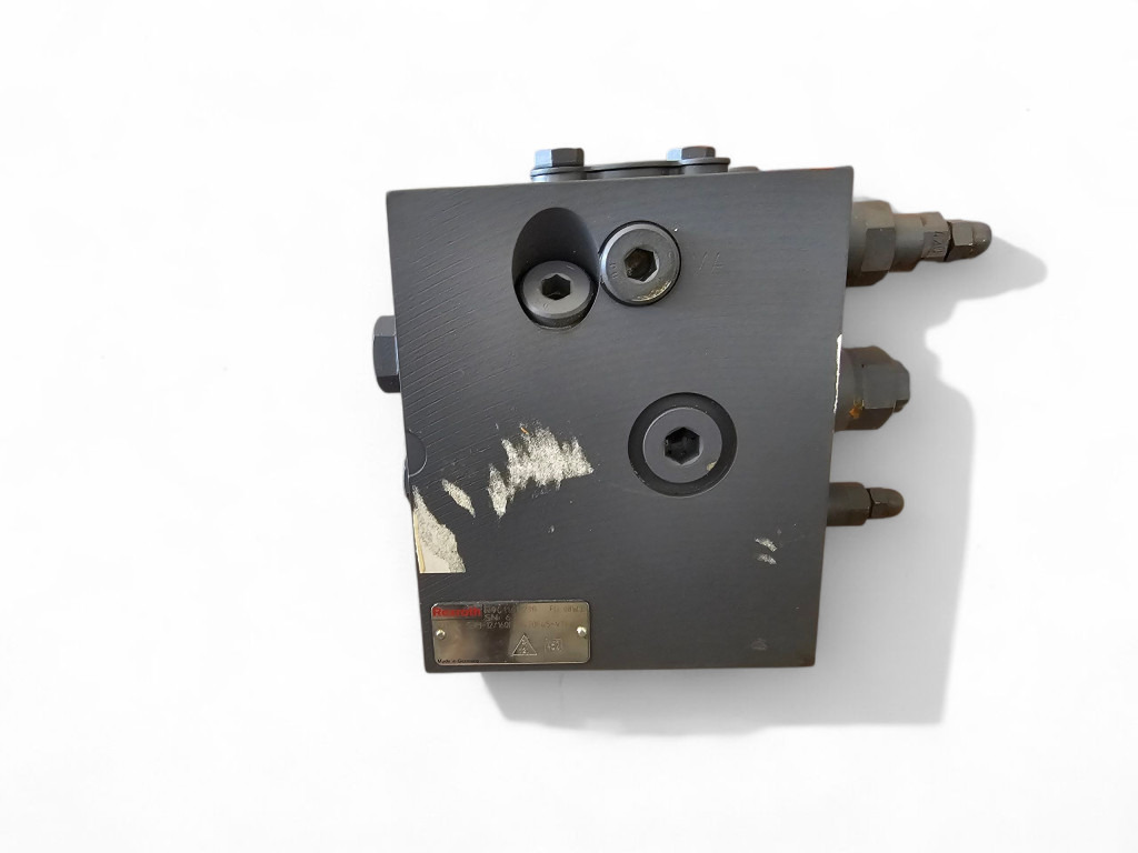 Case ND136679 - Hydraulic valve for Construction machinery: picture 1 Case ND136679 - Hydraulic valve for Construction machinery: picture 1